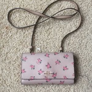 Crossbody COACH clutch